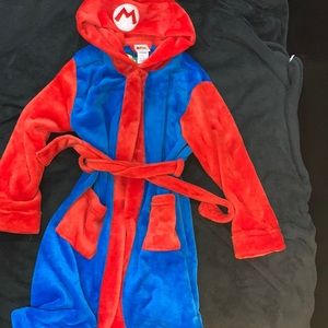 Super Mario Kids Plush Robe - Like New!